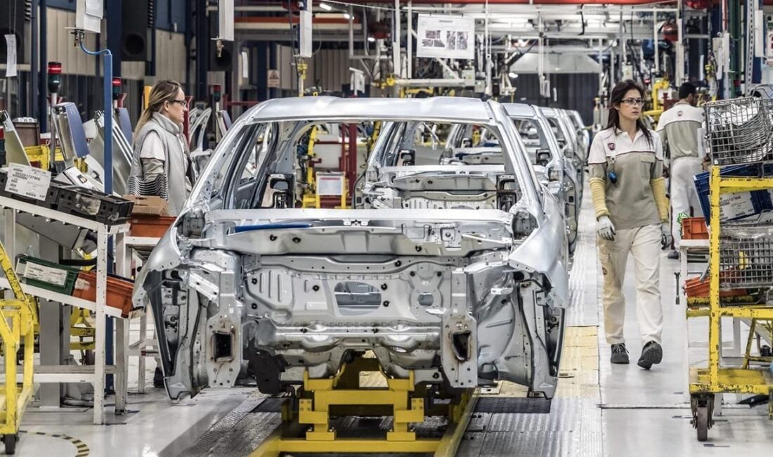 Türkiye'de de söz sahibi olan otomotiv devi Nissan, üretim kapasitesini