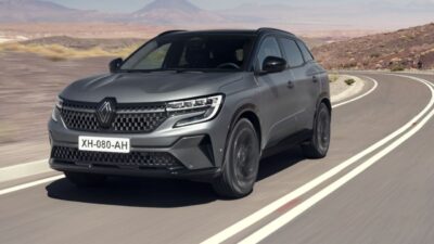 Renault Austral'de büyük fiyat indirimi yapıldı. Araç özel kampanyayla SUV'lar